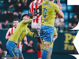 El Sporting cae en Cádiz