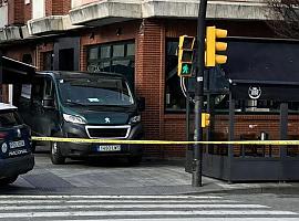 Muere un hombre de 87 años tras atragantarse en un bar de Gijón pese a los intentos de auxilio