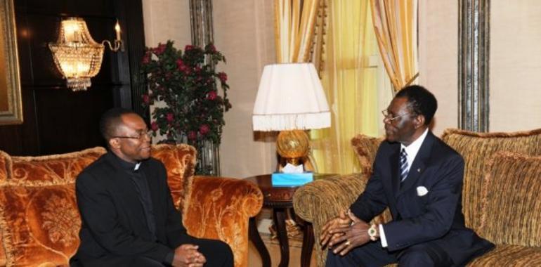 Obiang recibe al  nuevo Obispo de Ebibeyin