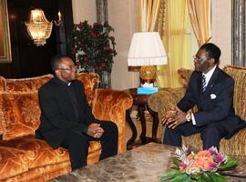 Obiang recibe al  nuevo Obispo de Ebibeyin
