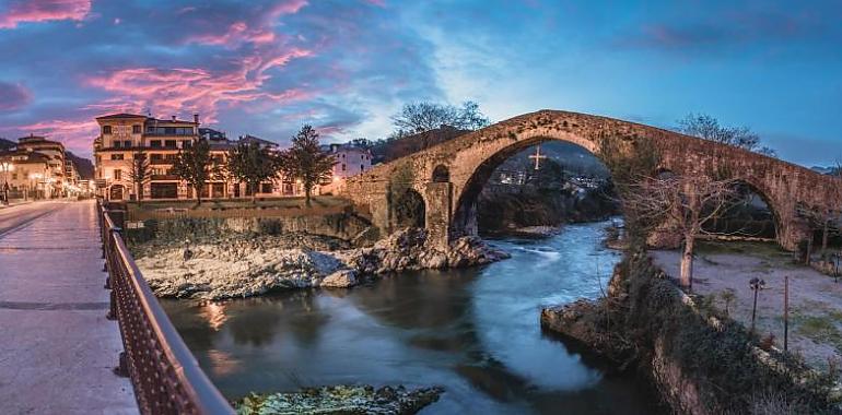 Cangas de Onís se presenta en FITUR con un nuevo vídeo que invita a sentir el concejo, no solo a visitarlo