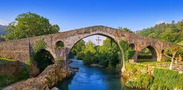 Cangas de Onís presenta en FITUR su nuevo vídeo turístico y lanza un mensaje claro: hay destinos que se visitan… y otros que se sienten