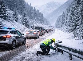 El temporal pone en jaque la circulación en asturias con múltiples carreteras afectadas y cadenas obligatorias en varios puertos