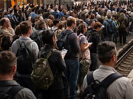 Asturias, atrapada en la huelga ferroviaria: Cercanías al 50% fuera de hora punta, trenes a Madrid suprimidos y estaciones al límite