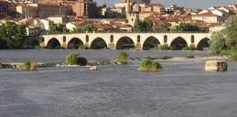 Escapada con historia: tren + hotel de Madrid a Zamora para perderse (y reencontrarse) en una de las ciudades más bellas de Castilla