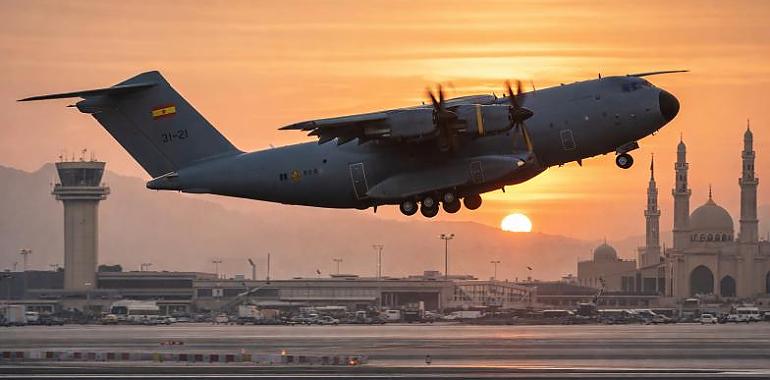 Asturianos atrapados en el corazón del conflicto de Oriente Medio: seis surferos logran salir de Omán tras días de incertidumbre, pero la evacuación de españoles sigue siendo un rompecabezas