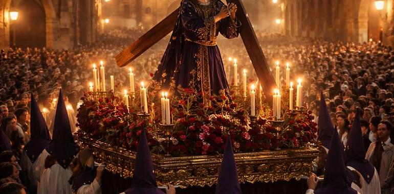 Asturias se echó a la calle en su noche más solemne: del Cautivo de Oviedo al Nazareno de Luarca, así ardió por dentro el Jueves Santo