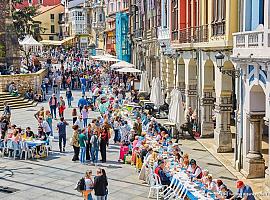 Avilés se desborda: 22.000 personas convierten la Comida en la Calle en un fenómeno imparable