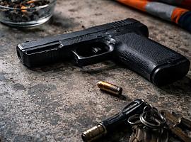 Quién es el hombre que disparó en Ribadesella: un perfil que inquieta más por su trayectoria que por el propio disparo