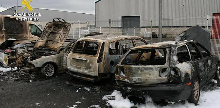 Cinco coches calcinados, una venganza y un error que lo cambió todo en Siero