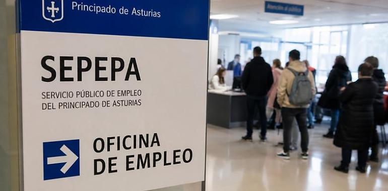 Miles de aspirantes esperando… y otros entrando por la puerta de atrás: el escándalo que sacude el empleo público en Asturias