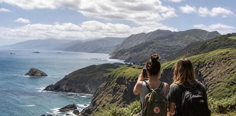 Asturias rompe todos los moldes: récord histórico de turistas y pernoctaciones en un primer trimestre sin Semana Santa