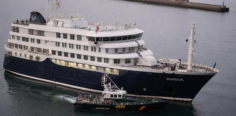 Tenerife recibe al crucero del hantavirus en medio de un despliegue sin precedentes: los españoles ya están siendo evacuados bajo máxima vigilancia