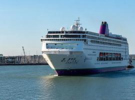 El crucero bloqueado por gastroenteritis en Burdeos mantiene en vilo su llegada a Gijón: alarma sanitaria y dudas sobre el impacto en el sector