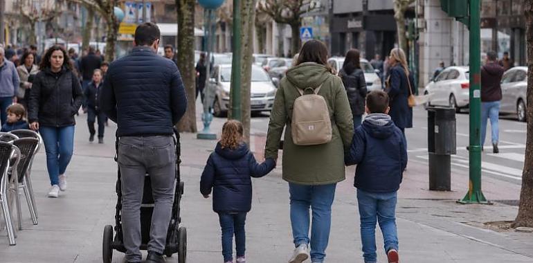 Asturias desafía su invierno demográfico: las familias numerosas crecen un 65% en menos de una década