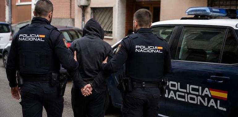 Golpe policial a un narcopiso familiar en La Magdalena: cuatro detenidos y droga posiblemente contaminada con fentanilo