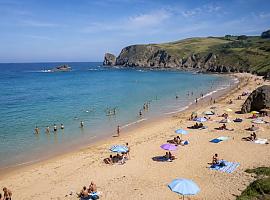 Asturias presume de playas limpias: el 86% de sus aguas de baño arranca el verano con calidad excelente