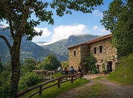 Asturias consolida el millón de pernoctaciones hasta abril y bate récord en turismo rural gracias al tirón de los bonos