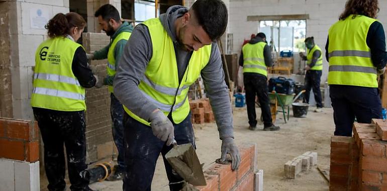 Asturias invertirá casi 25 millones en talleres de empleo para dar una oportunidad real a 855 personas en paro