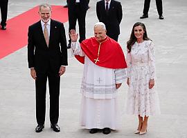 León XIV ya está en España: los Reyes reciben al Papa en Barajas al inicio de una visita histórica