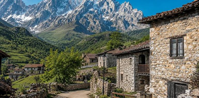 Sotres y Agüerina, escaparate de la Asturias rural en la nueva campaña de verano de Airbnb