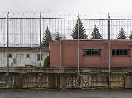 Sograndio estalla: los vigilantes amenazan con paros tras otra oleada de agresiones y el Principado toma el control del centro