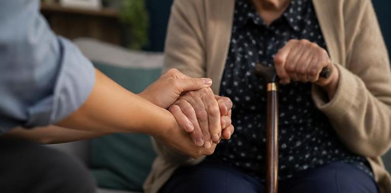 Asturias blinda hasta 2027 su red social de primera línea con 272 millones para ayuntamientos y familias vulnerables
