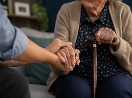 Asturias blinda hasta 2027 su red social de primera línea con 272 millones para ayuntamientos y familias vulnerables