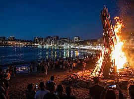 Asturias prendió San Xuan con el fuego bajo vigilancia: la noche mágica en la que la tradición tuvo que medir sus llamas