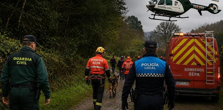 Despliegue por tierra y aire en Castrillón para encontrar a un hombre de 86 años desaparecido tras ir a una finca