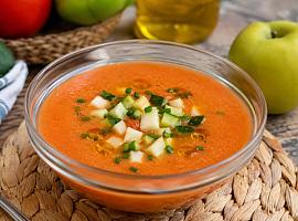 Recetas de una abuela asturiana: Gazpacho de manzana (con este calor, quien encienda la cocina ye porque tiene una cuenta pendiente con la familia)