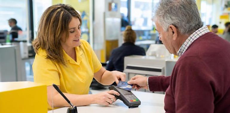 Pagar impuestos desde una oficina de Correos —o incluso desde casa— ya es posible en cerca de 300 administraciones