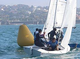 Silvela y Calvo conquistan la bahía de San Lorenzo y se coronan campeones de Asturias de Snipe
