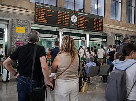 La huelga de Renfe arranca en plena operación salida: compruebe su tren antes de acudir a la estación