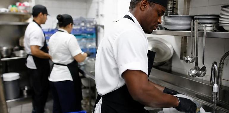 La regularización aflora ya 3.900 altas laborales en Asturias, pero aún falta saber cuántos empleos reales se han creado