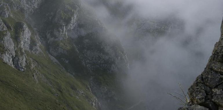 Cabrales encadena cuatro evacuaciones en apenas dos días: la niebla vuelve a poner a prueba los rescates en Picos de Europa