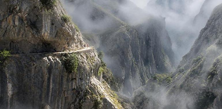 La Ruta del Cares reabre tras localizar el origen del desprendimiento que hirió a dos senderistas