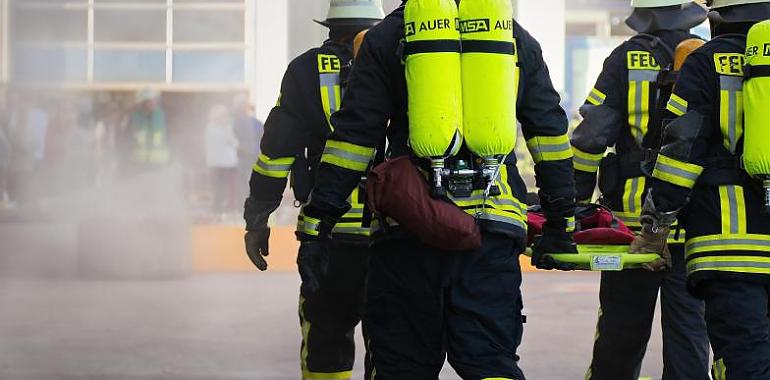 Un incendio afecta a varias chabolas en La Paxarada, en Luanco, sin causar heridos