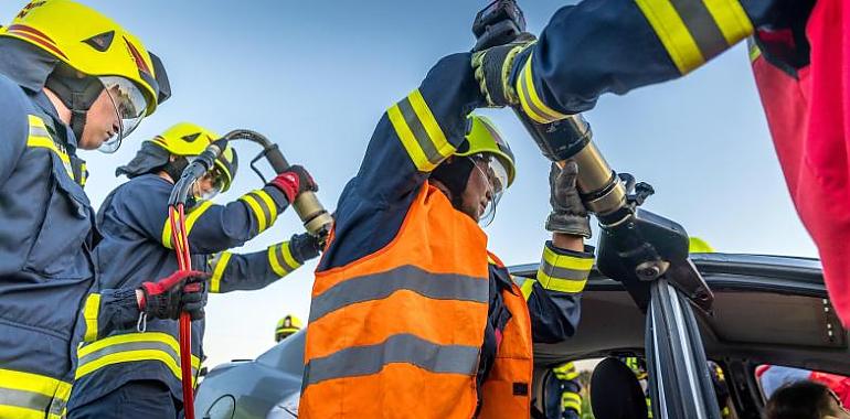 Muere un hombre de 85 años tras caer con su vehículo por un desnivel de unos 100 metros en Cangas de Onís