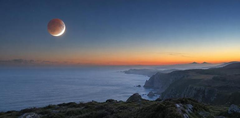Un eclipse lunar parcial teñirá de rojo el amanecer del viernes en Asturias