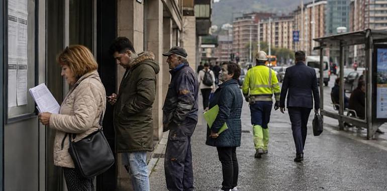 Más empleo y más paro a la vez: Asturias alcanza 408.400 trabajadores pero rompe su racha de reducción del desempleo