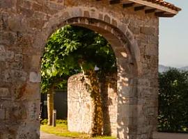 Dormir en un palacio frente al Sueve y a dos kilómetros de Lastres: una escapada de lujo al corazón de la costa asturiana