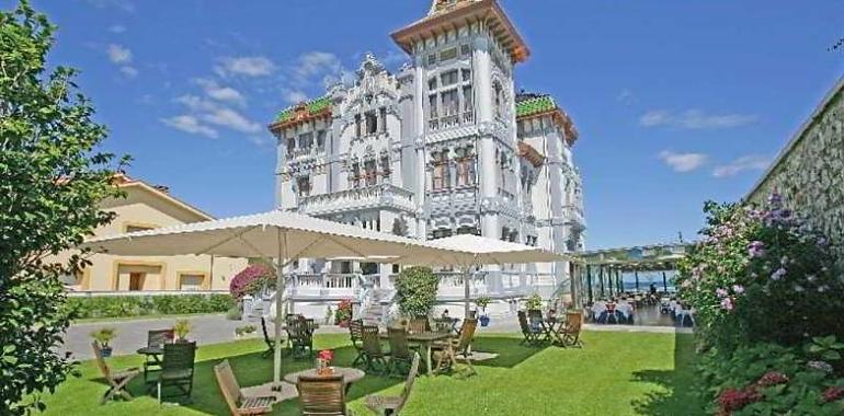 Dormir frente al Cantábrico en una joya indiana: Villa Rosario, el palacete de Ribadesella que convierte una noche en un pequeño viaje en el tiempo