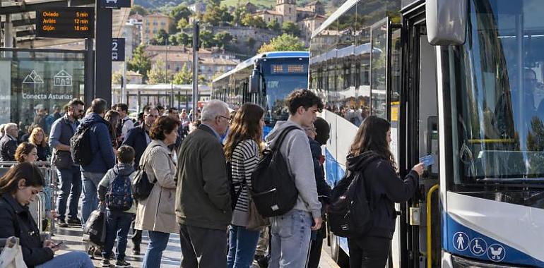 Asturias se sube al autobús: el transporte público bate récords y CONECTA ya domina ocho de cada diez viajes
