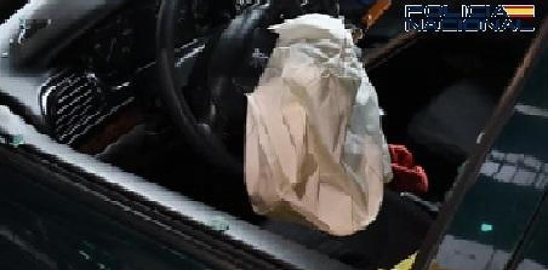 Seis coches reventados de madrugada en Luarca: uno cayó in fraganti y el otro huyó encapuchado hasta ser detenido