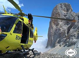 Domingo de rescates en Picos de Europa: cuatro evacuados en helicóptero en una sola jornada