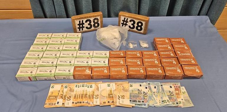 Cocaína y 4.300 pastillas: el doble arsenal descubierto en dos trasteros de Lugones y Oviedo