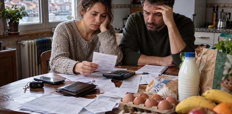 El petróleo no solo sube la gasolina: así se cuela en la compra, la luz, la hipoteca y casi cada recibo de una familia asturiana