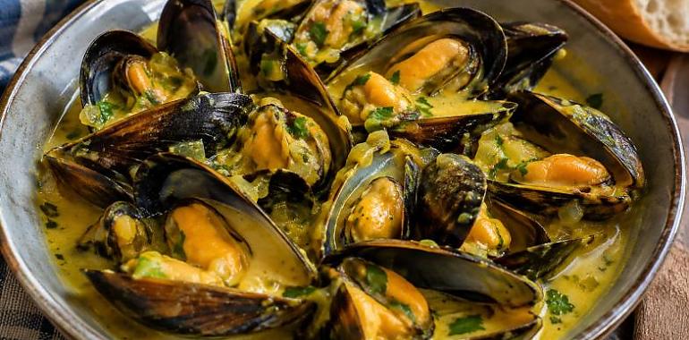 Recetas de una abuela asturiana: Mejillones con coco y cúrcuma (que esto en Candás nun lo vi yo nunca)