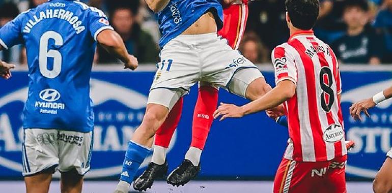 Derrota de los rojiblancos contra el Real Oviedo (2-0)